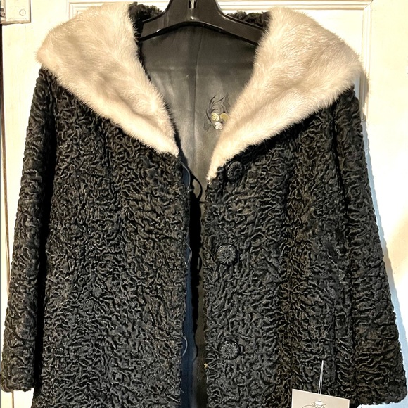 Vintage 1950’s Curly Lamb Black Coat w fur collar - Picture 1 of 4